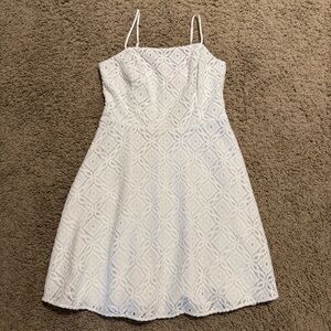 EUC Lilly Pulitzer Jennilee dress in Resort White Trellis Lace, sz M